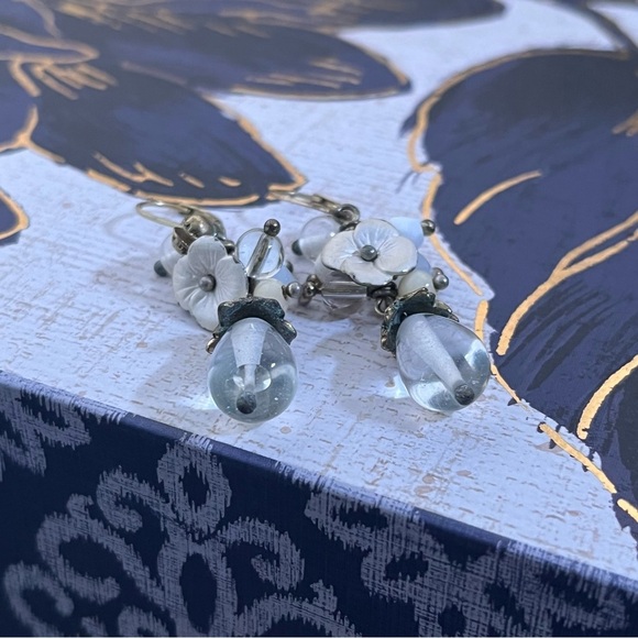 Vintage 00s Elegant Beaded Floral Drop Earrings White Cream Glass and Brass C1 - Picture 3 of 14